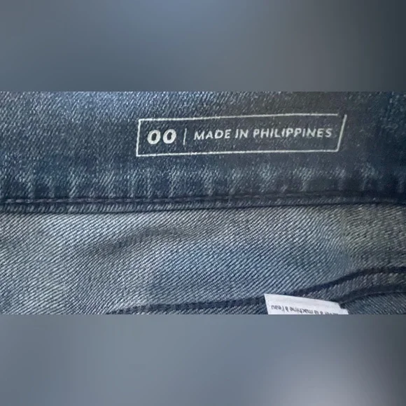 Vineyard Vines Women’s Jeans - Picture 5 of 8